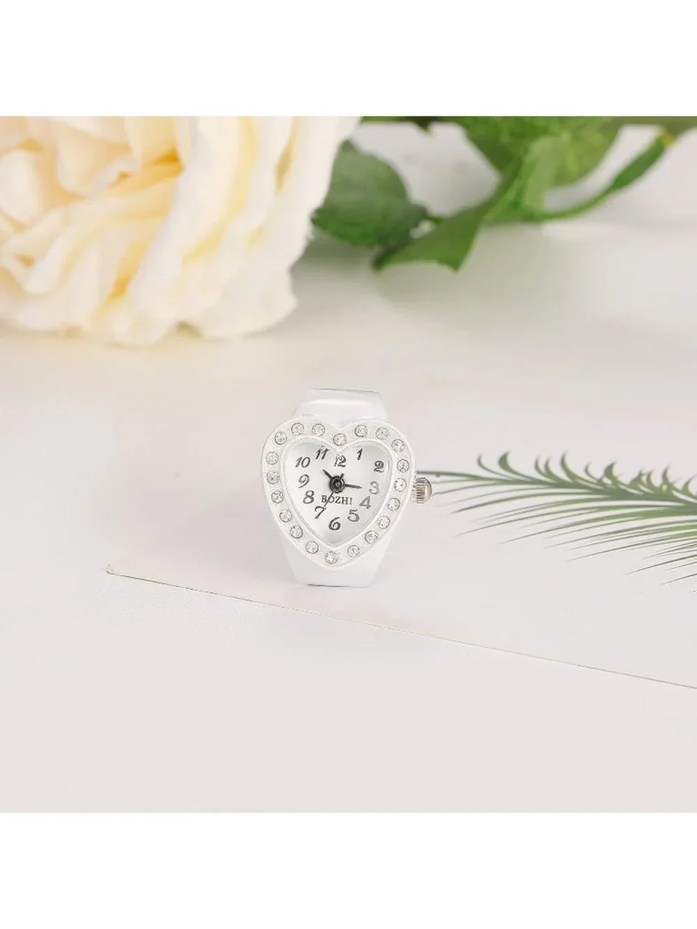 Unisex White Analog Quartz Easy Read Adjustable Modern Heart Finger Ring Watch
